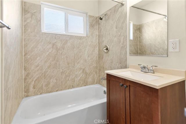 $3,300 | 868 West Walnut Avenue, Unit G, Monrovia, CA 91016