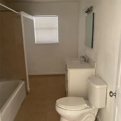 $1,500 | 2212 63rd Street, Galveston, TX 77551