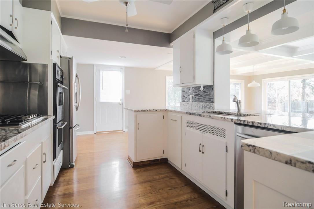 639 Westchester Road Grosse Pointe, MI 48230 - Photo 29 of 37 6D6A5938.jpg
