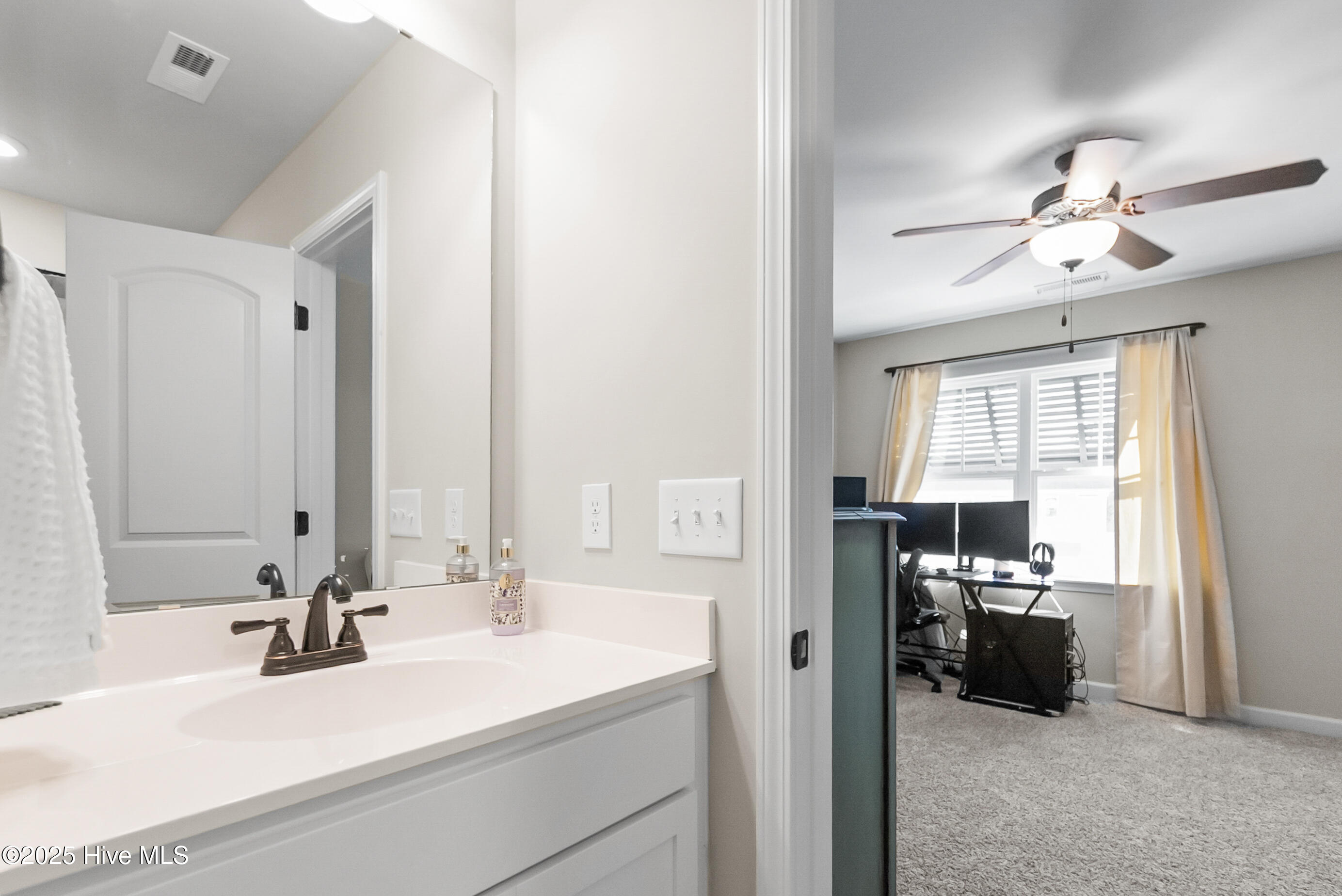 72 Catalina Circle Swansboro, NC 28584 - Photo 23 of 36 Guest bath 3