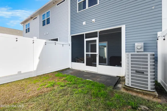 $1,700 | 72 Catalina Circle, Swansboro, NC 28584