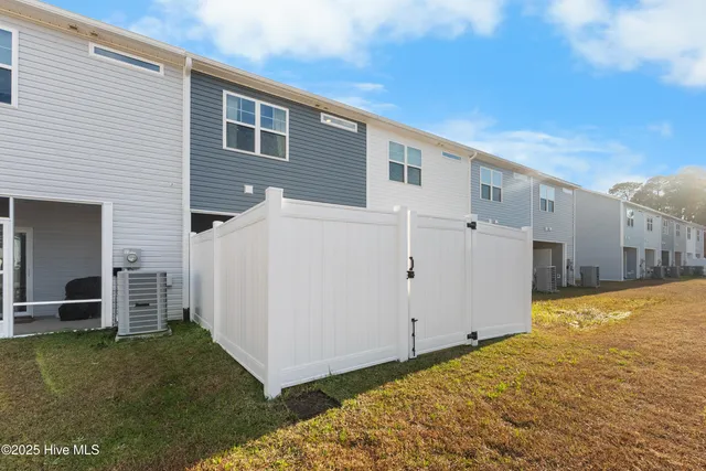 $1,700 | 72 Catalina Circle, Swansboro, NC 28584
