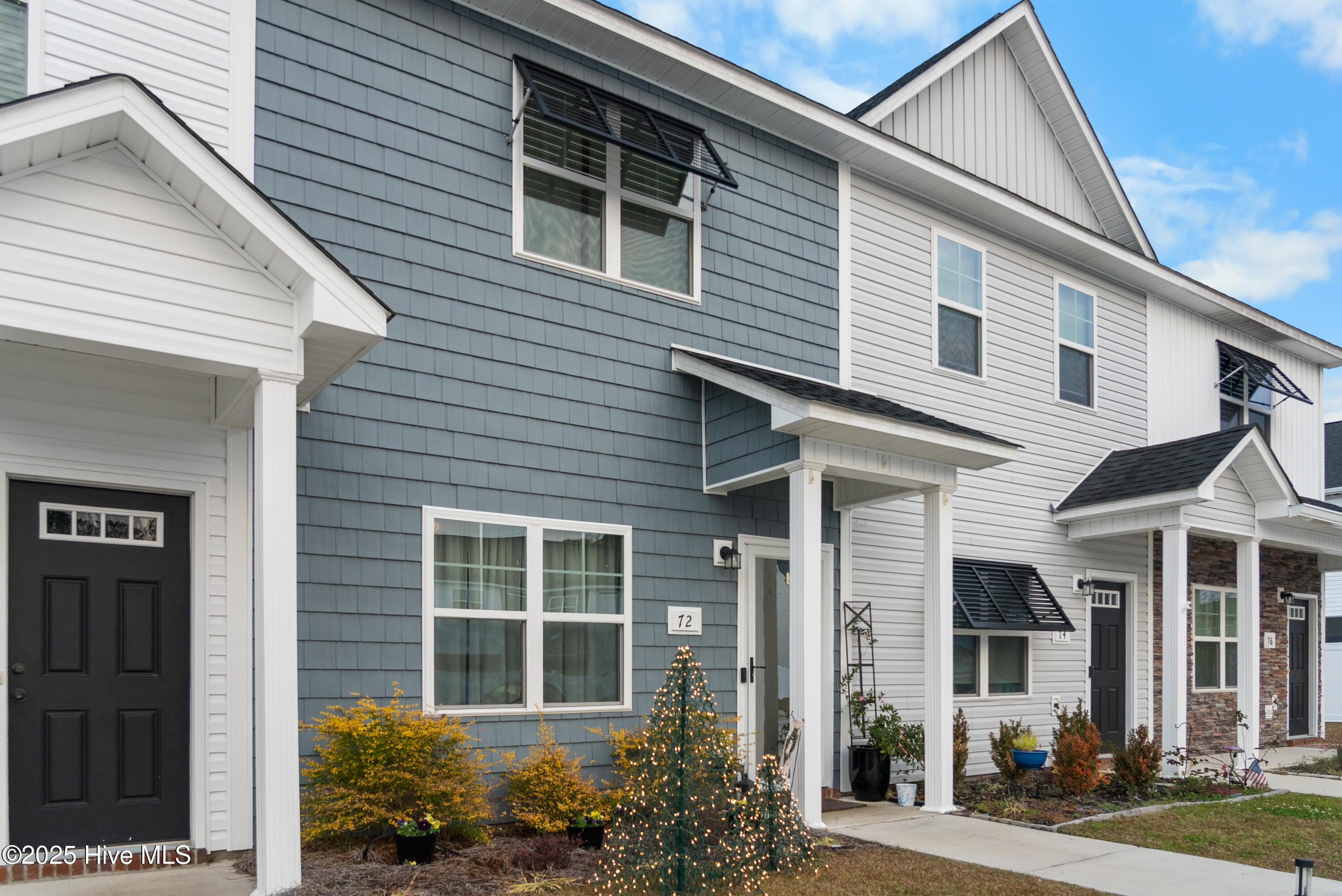 72 Catalina Circle Swansboro, NC 28584 - Photo 3 of 36 Front3