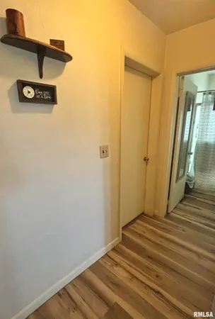 $69,900 | 897 20th Avenue, Roseville, IL 61473