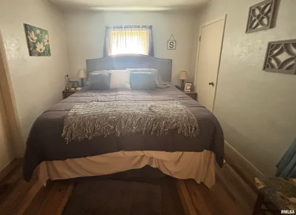 $69,900 | 897 20th Avenue, Roseville, IL 61473