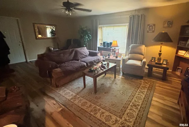 $80,000 | 897 20th Avenue, Roseville, IL 61473