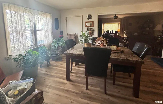 $80,000 | 897 20th Avenue, Roseville, IL 61473