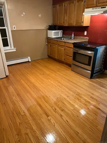 $1,600 | 70 Walnut Street, Putnam, CT 06260