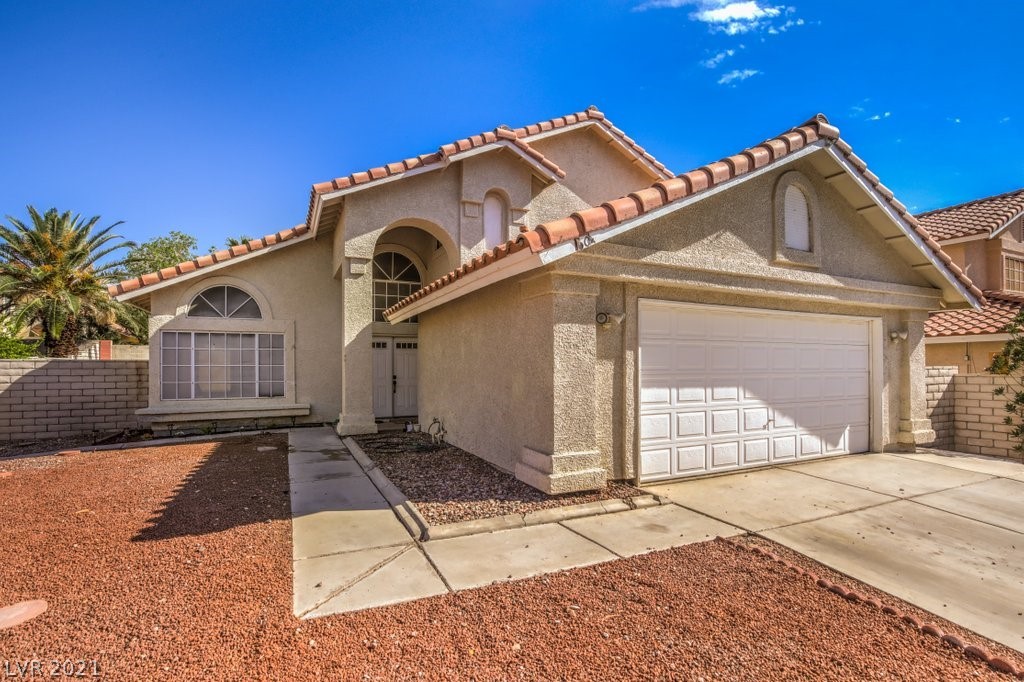1304 Heather Ridge Road North Las Vegas, NV 89031 - Photo 3 of 31