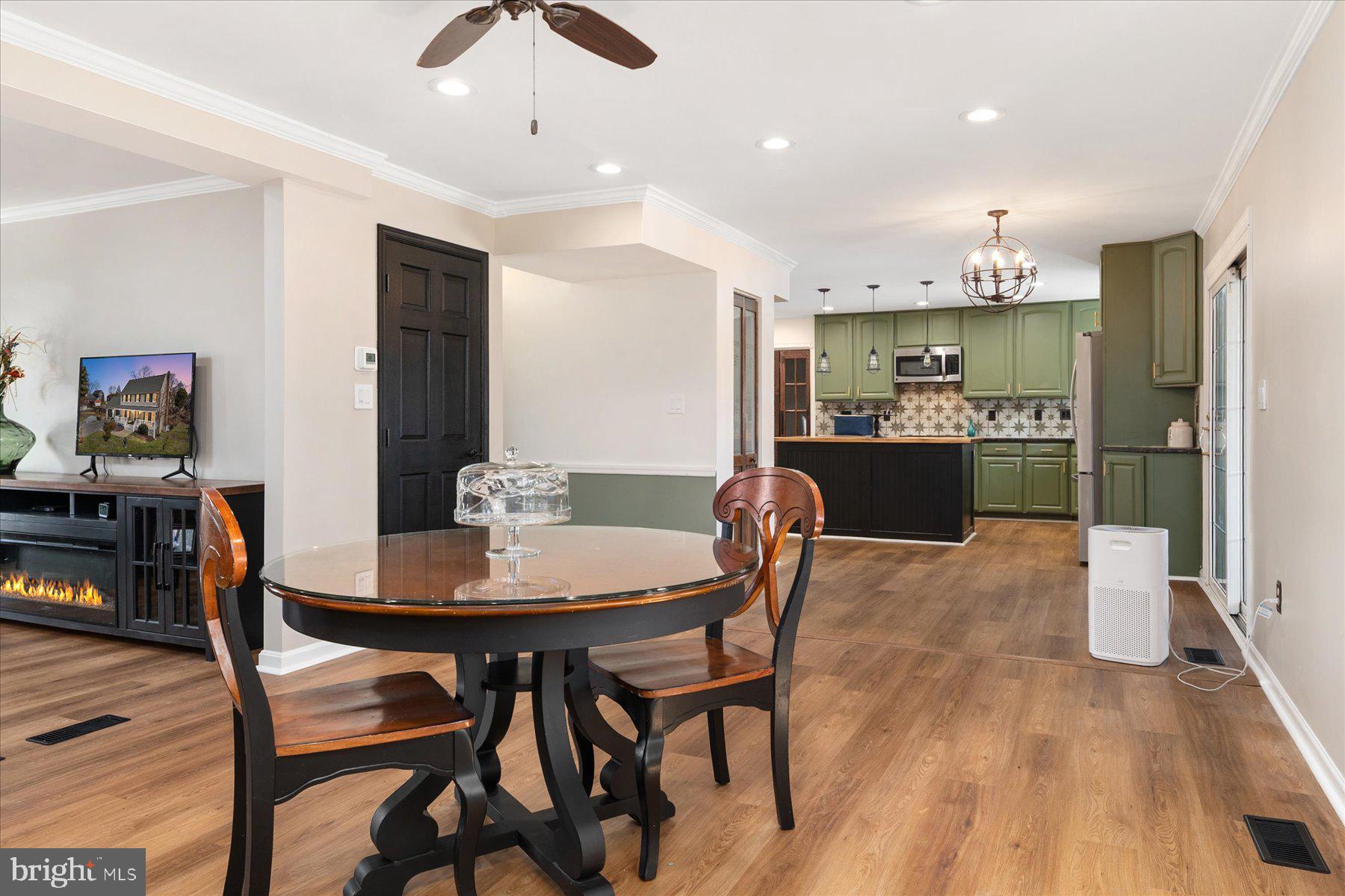 7801 Harle Road Pasadena, MD 21122 - Photo 23 of 64 a view of a dining room with furniture