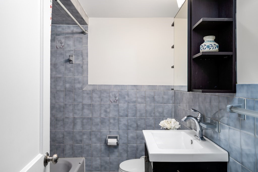 24 Newcastle Road Belmont, MA 02478 - Photo 23 of 32