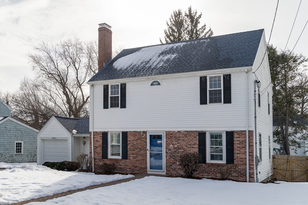 24 Newcastle Road Belmont, MA 02478 - Photo 3 of 32