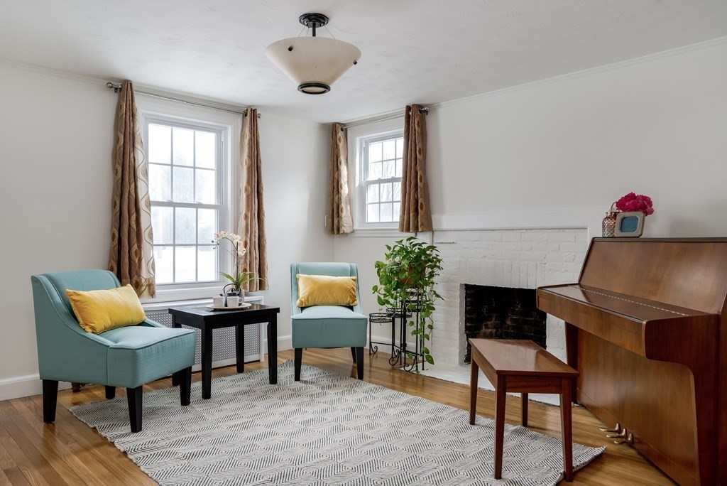 24 Newcastle Road Belmont, MA 02478 - Photo 4 of 32