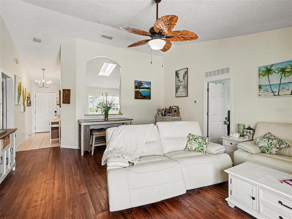 511 Hanging Moss Road Davenport, FL 33837 - Photo 10 of 17 Gallery Image 10