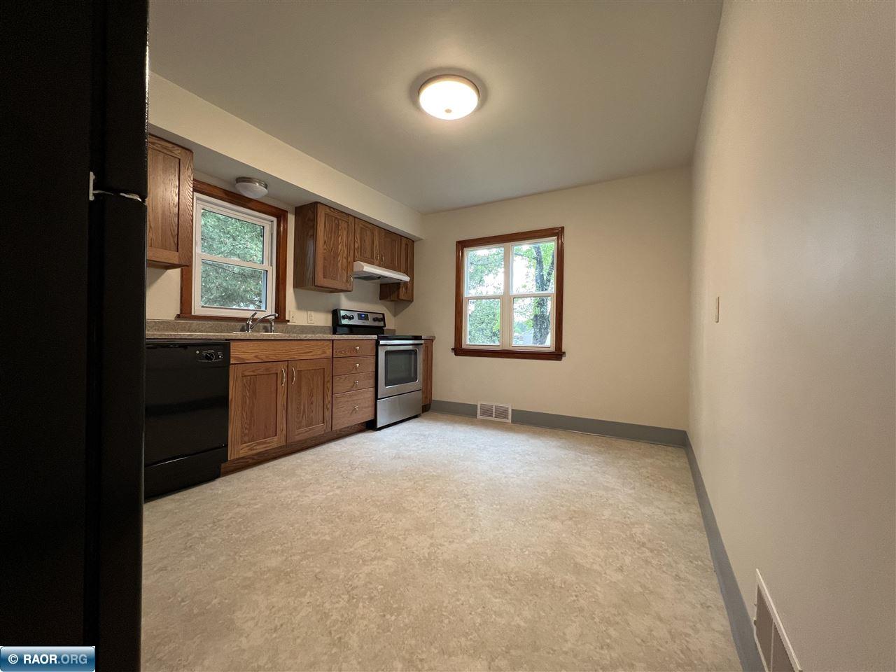 525 5th Street Southwest Chisholm, MN 55719 - Photo 12 of 26