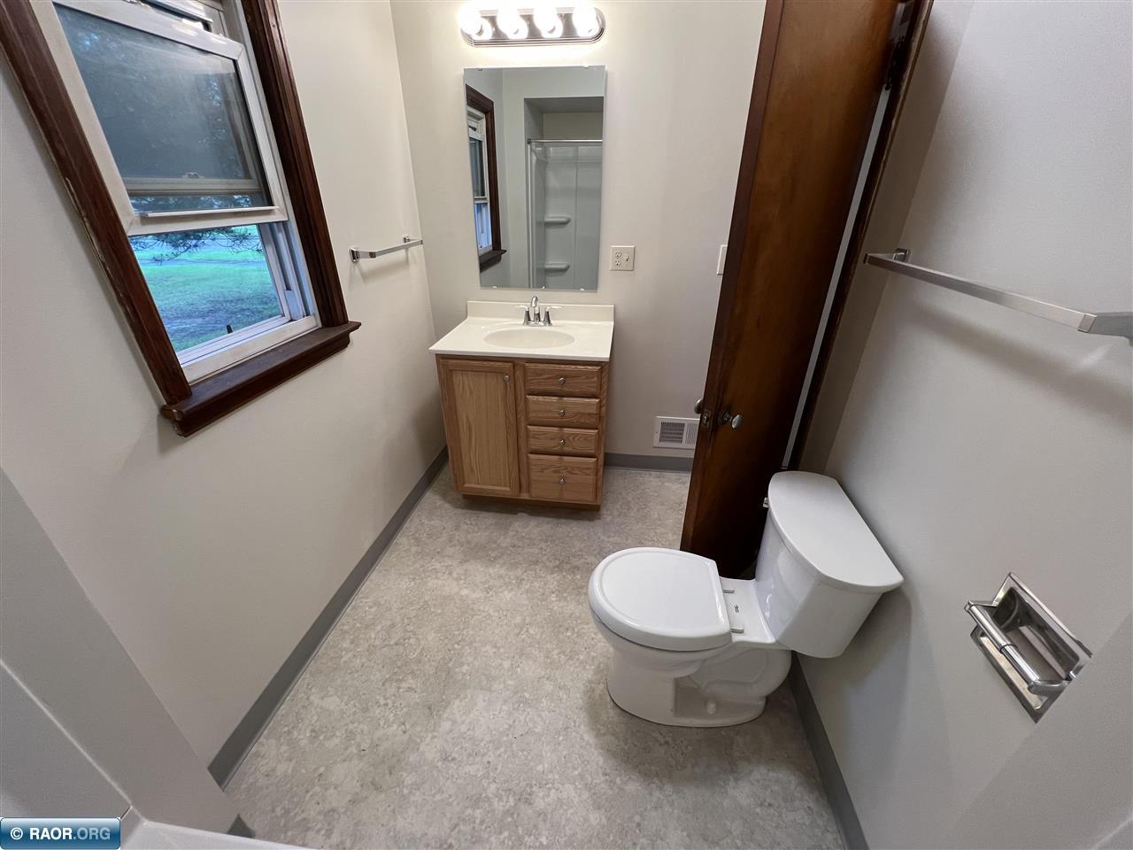 525 5th Street Southwest Chisholm, MN 55719 - Photo 18 of 26