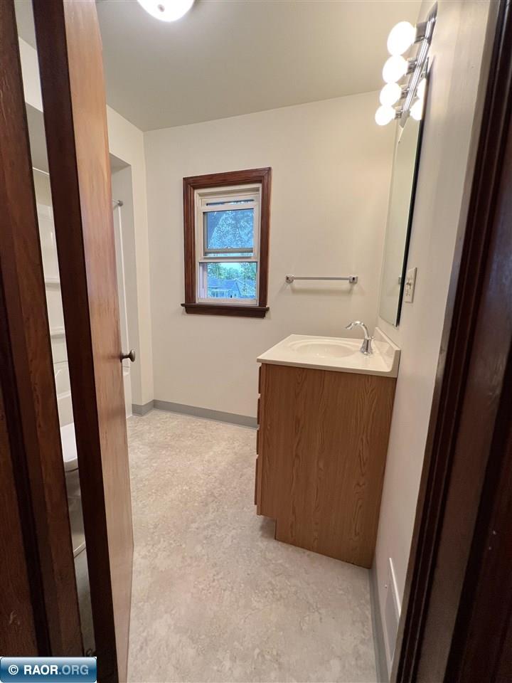 525 5th Street Southwest Chisholm, MN 55719 - Photo 19 of 26