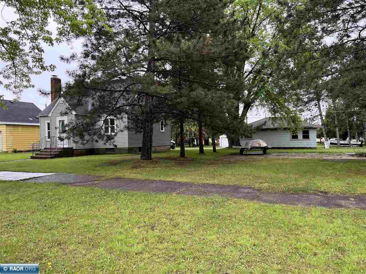 525 5th Street Southwest Chisholm, MN 55719 - Photo 2 of 26