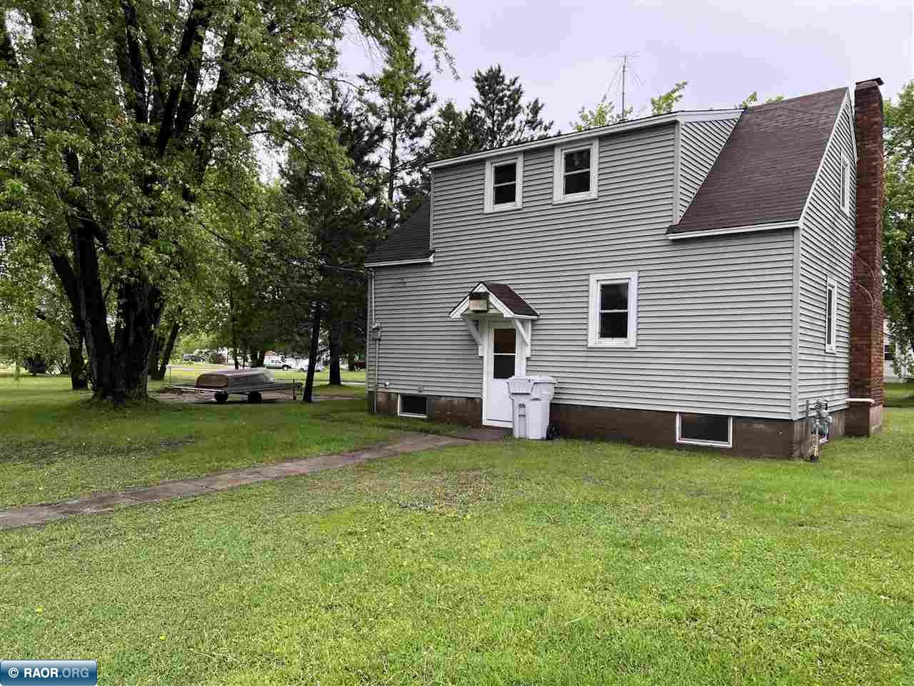 525 5th Street Southwest Chisholm, MN 55719 - Photo 4 of 26