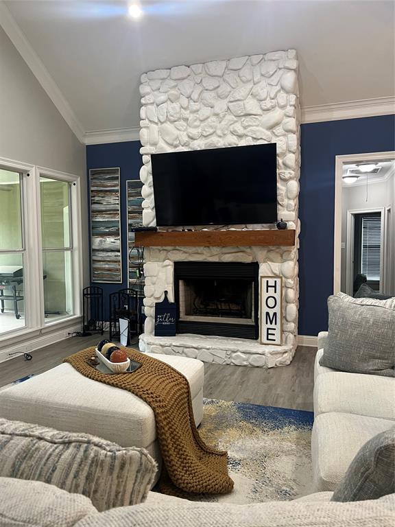5270 Quad J Road Shreveport, LA 71107 - Photo 4 of 18 a bedroom with a bed and a fireplace