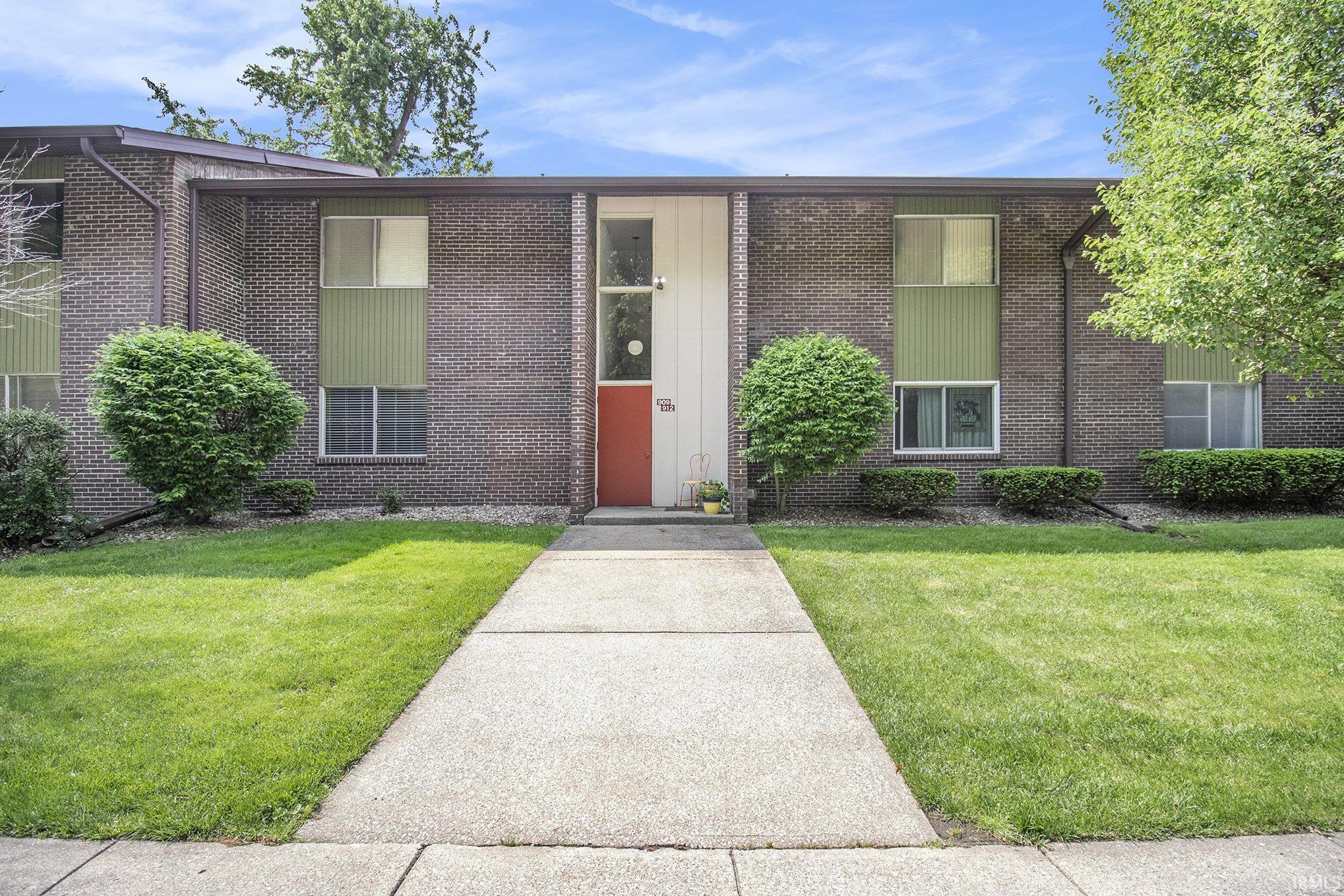 2500 Topsfield Road, Unit 911 South Bend, IN 46614 - Photo 1 of 17