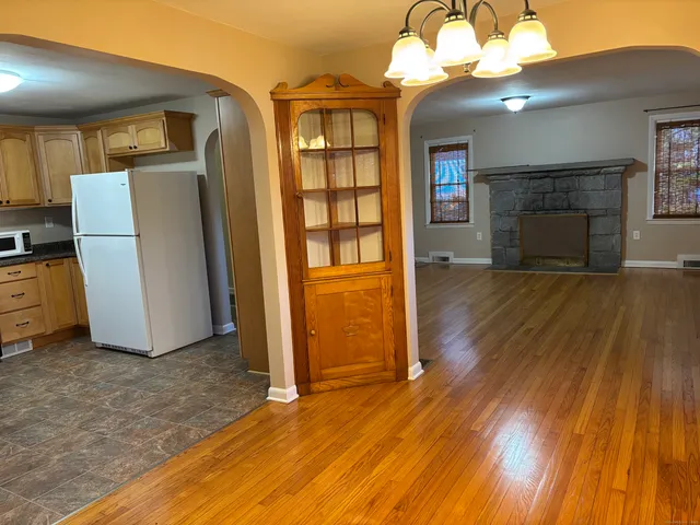 $1,950 | 897 Colonel Ledyard Highway, Ledyard, CT 06339