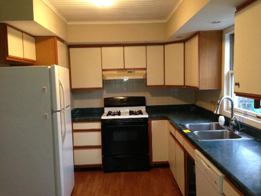 518 Washington Place Sycamore, IL 60178 - Photo 4 of 13