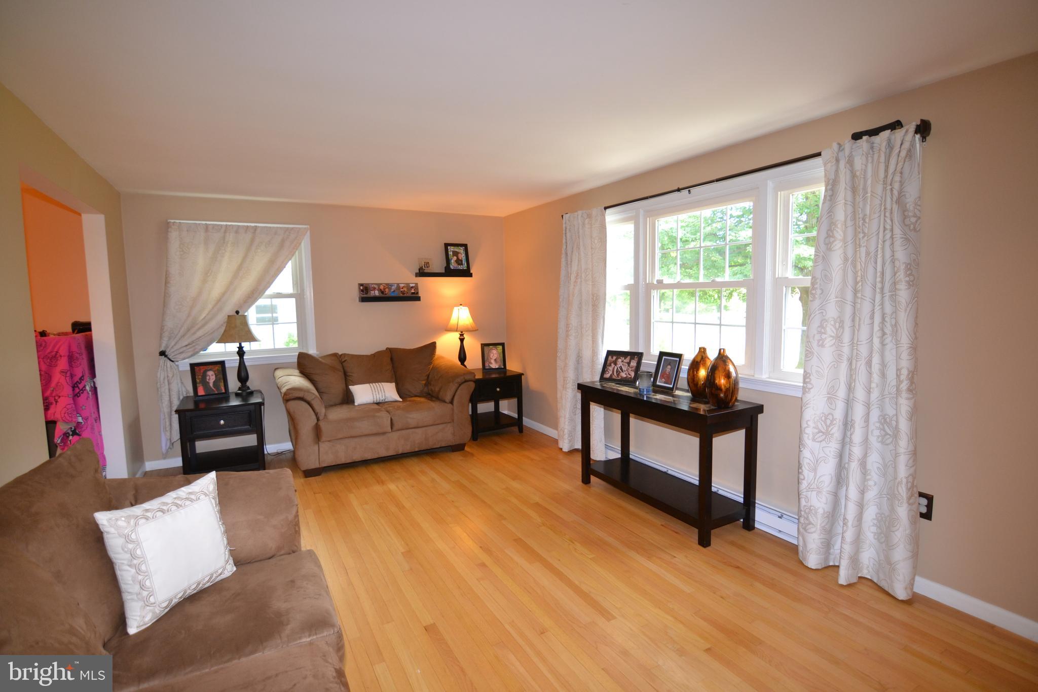 1321 Randy Drive Pottstown, PA 19464 - Photo 3 of 28 Gallery Image 3