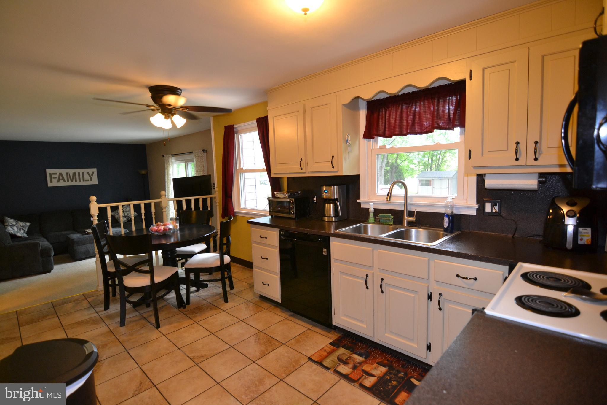 1321 Randy Drive Pottstown, PA 19464 - Photo 6 of 28 Gallery Image 6