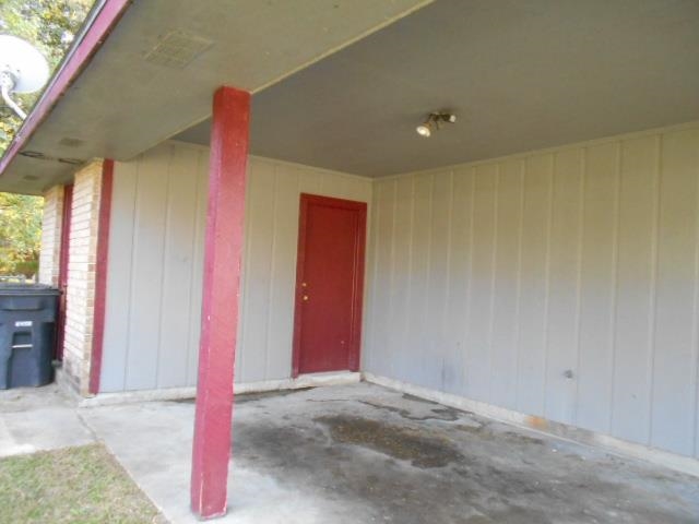 7714 Grayson Avenue Baton Rouge, LA 70812 - Photo 4 of 13 Carport
