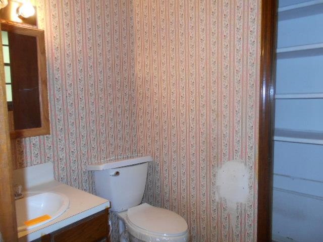 7714 Grayson Avenue Baton Rouge, LA 70812 - Photo 10 of 13 Bathroom