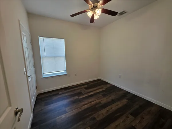 $1,875 | 6119 Lacey Oak Drive, Hitchcock, TX 77563