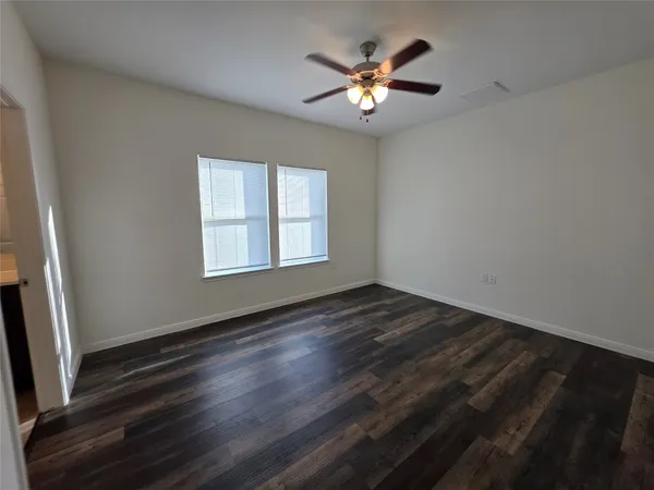 $1,875 | 6119 Lacey Oak Drive, Hitchcock, TX 77563