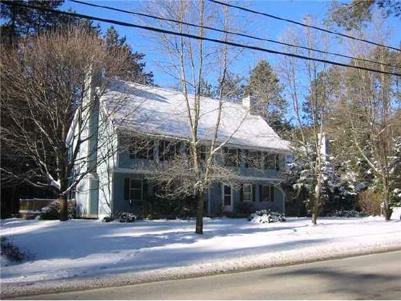 385 Quechee Main Street, Unit 2 Hartford, VT 05059 - Photo 1 of 8 Gallery Image 1