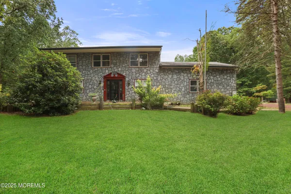 $689,000 | 14 Hidden Hollow Court, Jackson, NJ 08527