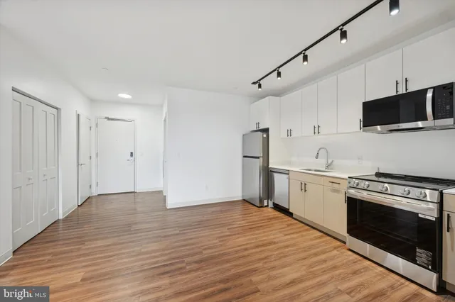 $1,284 | 4240 Chestnut Street, Unit 510, Philadelphia, PA 19104