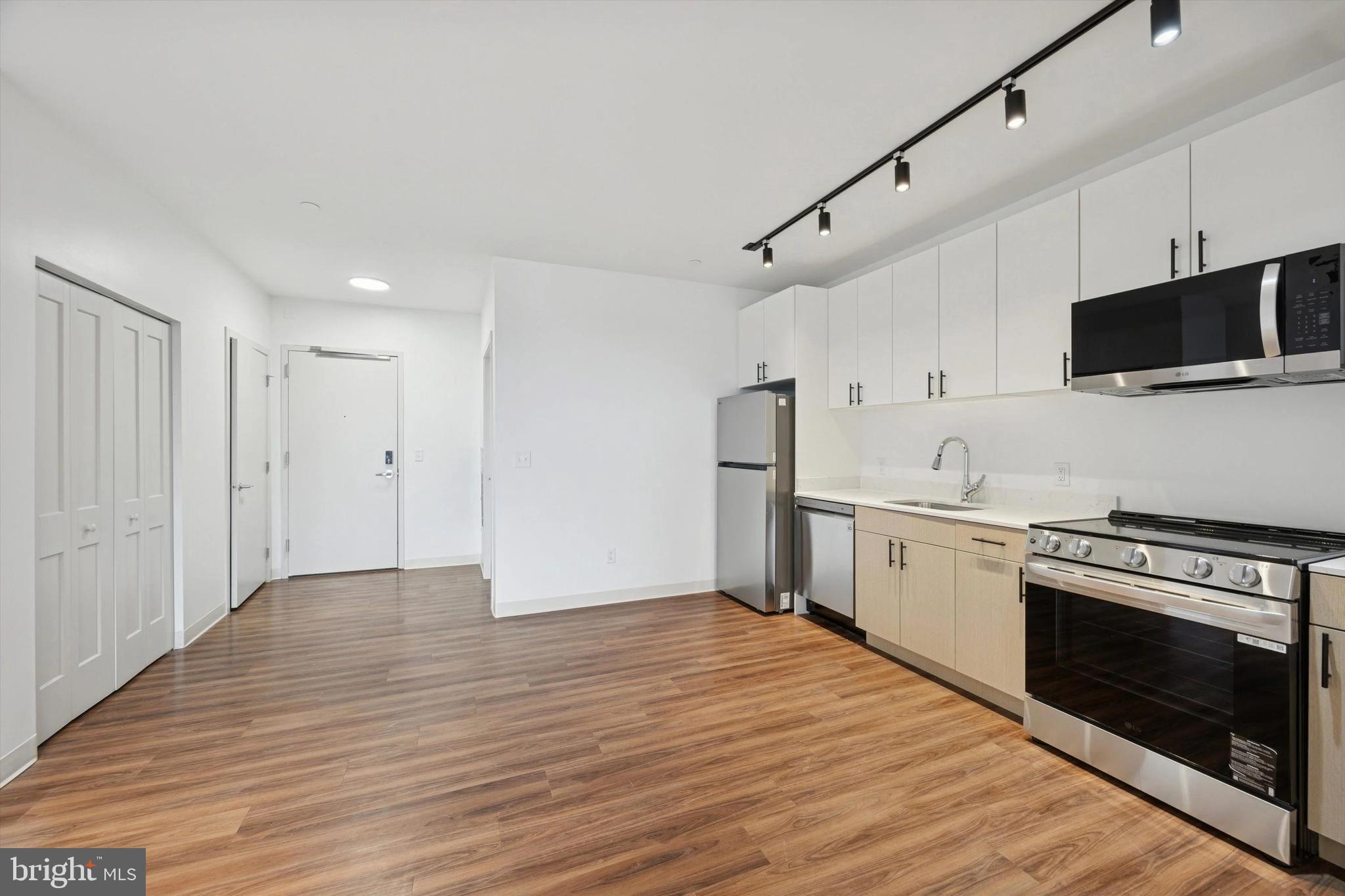 4240 Chestnut Street, Unit 510 Philadelphia, PA 19104 - Photo 1 of 22