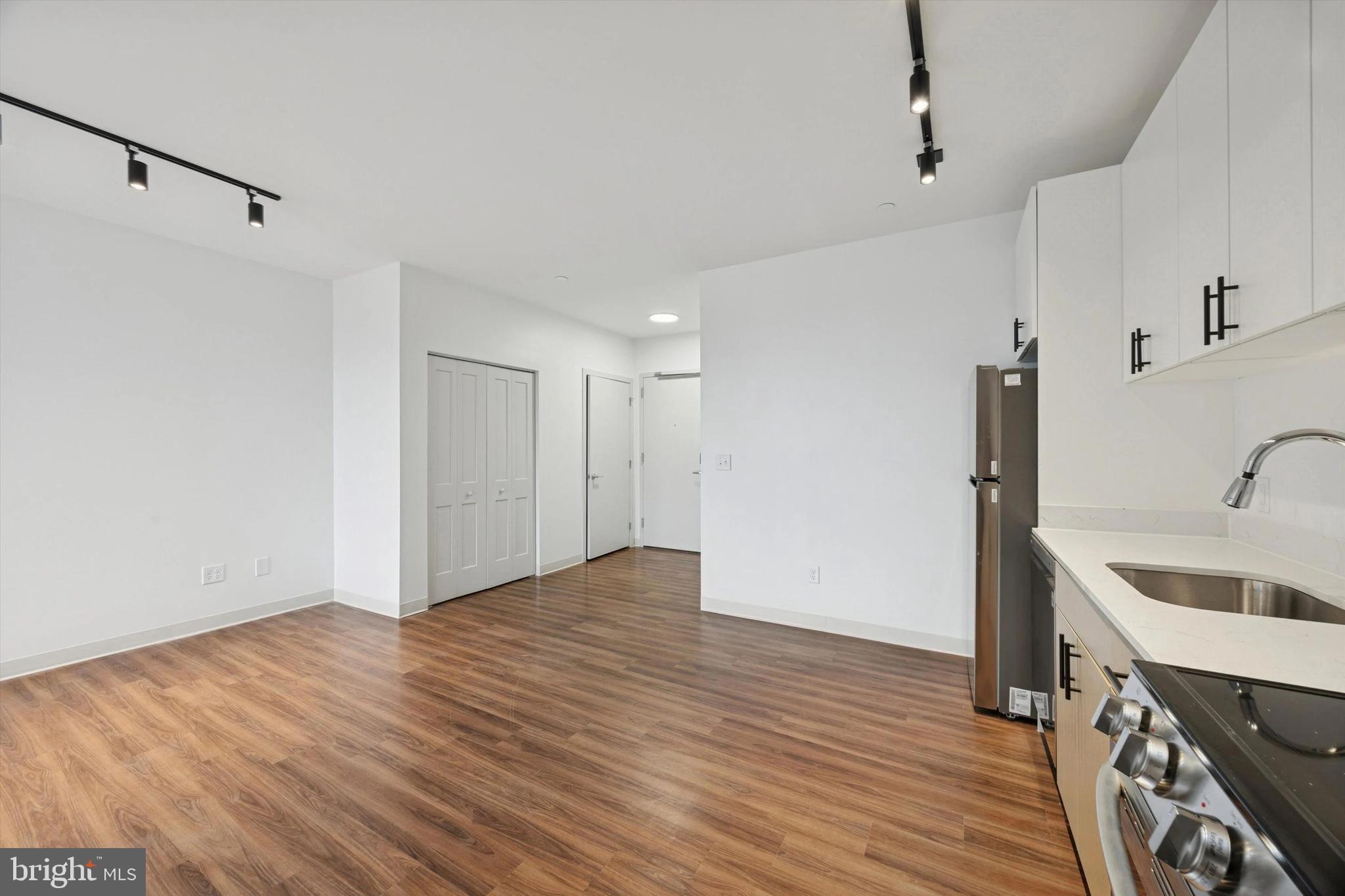 4240 Chestnut Street, Unit 510 Philadelphia, PA 19104 - Photo 4 of 22