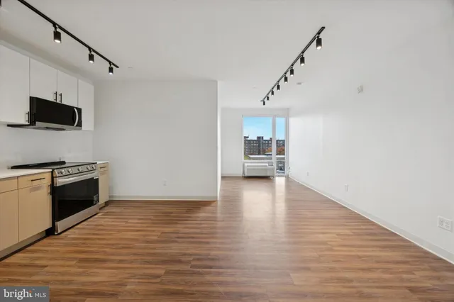 $1,284 | 4240 Chestnut Street, Unit 510, Philadelphia, PA 19104