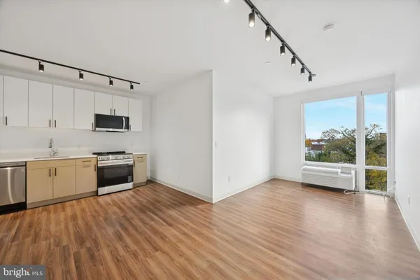 $1,365 | 4240 Chestnut Street, Unit 510, Philadelphia, PA 19104