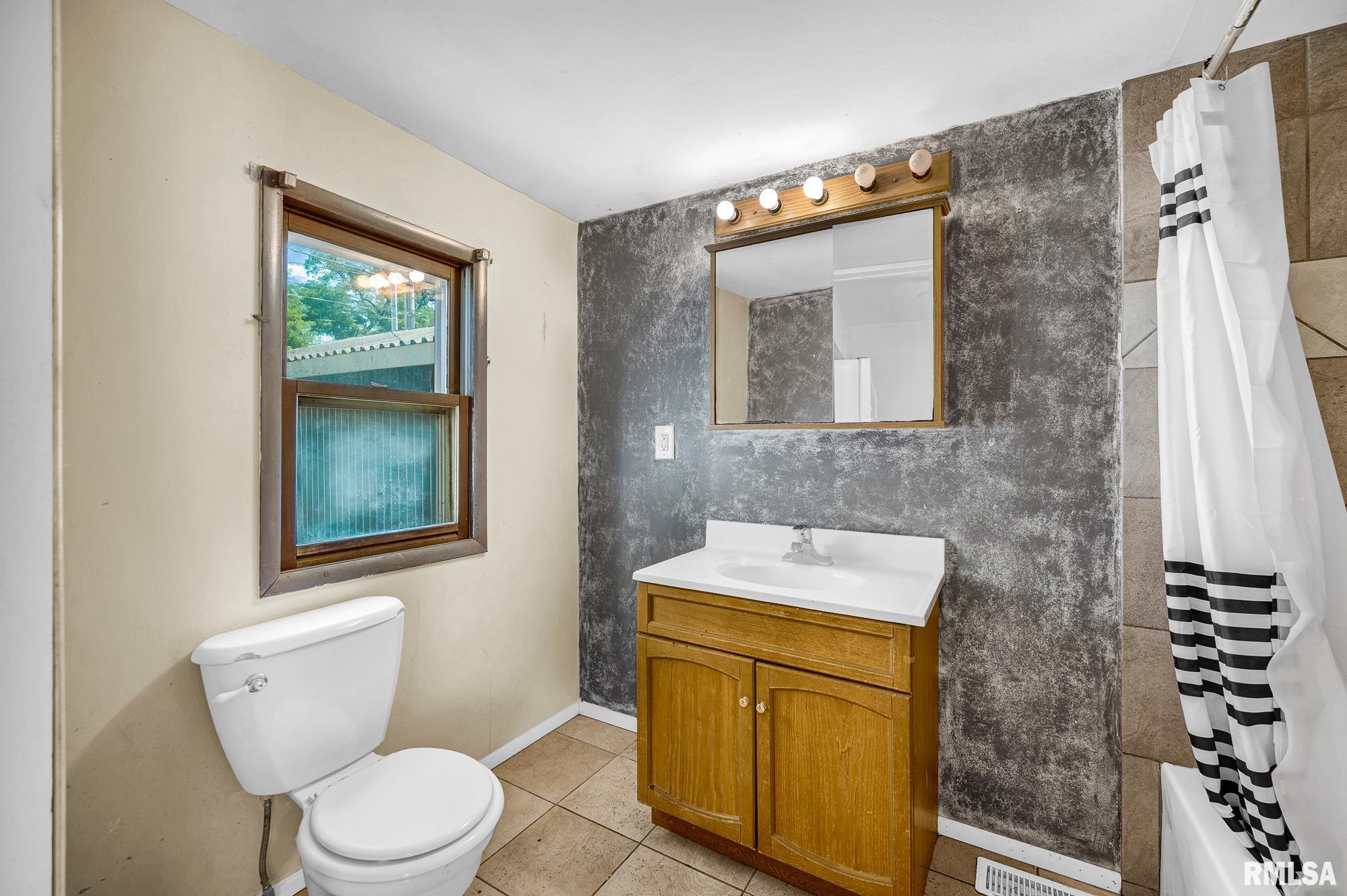 208 Fayette Street Pekin, IL 61554 - Photo 11 of 15