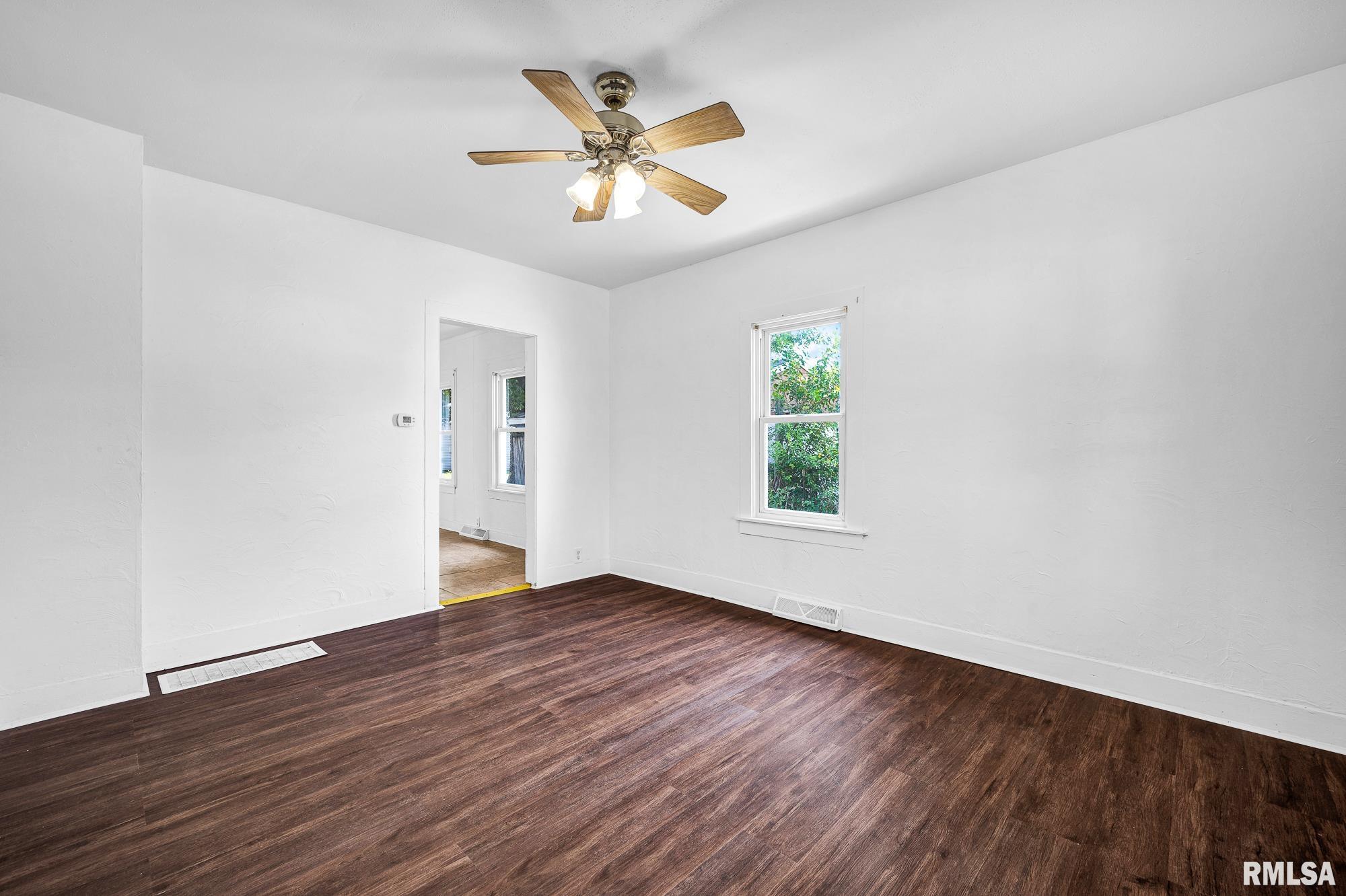 208 Fayette Street Pekin, IL 61554 - Photo 2 of 15