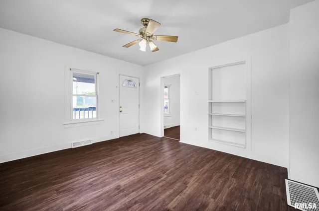 $64,900 | 208 Fayette Street, Pekin, IL 61554