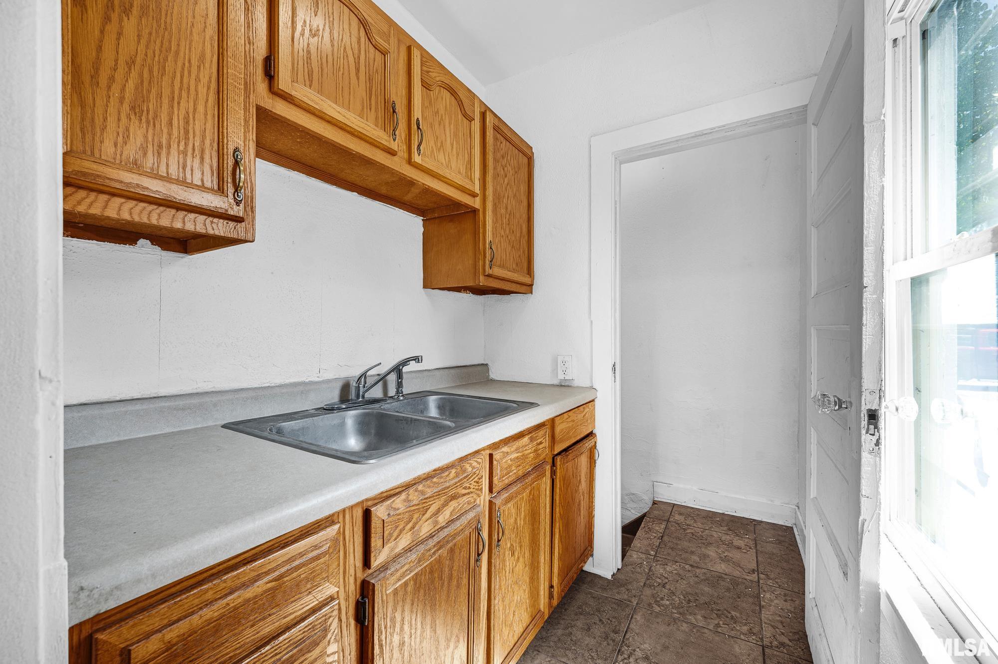 208 Fayette Street Pekin, IL 61554 - Photo 6 of 15