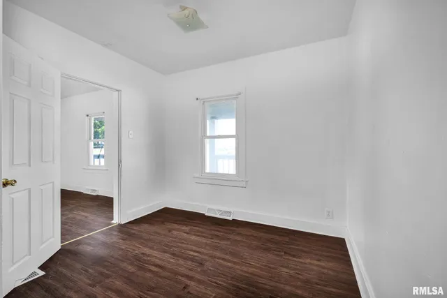 $64,900 | 208 Fayette Street, Pekin, IL 61554