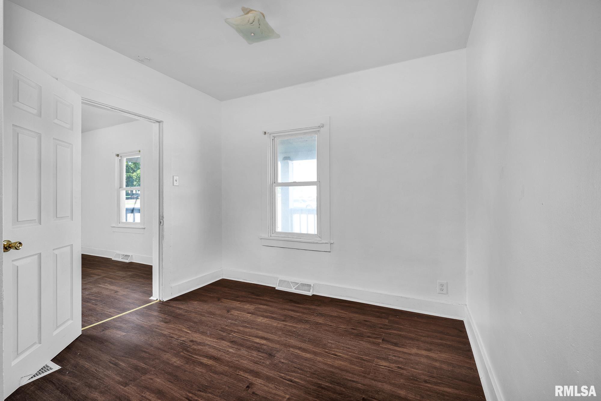 208 Fayette Street Pekin, IL 61554 - Photo 8 of 15