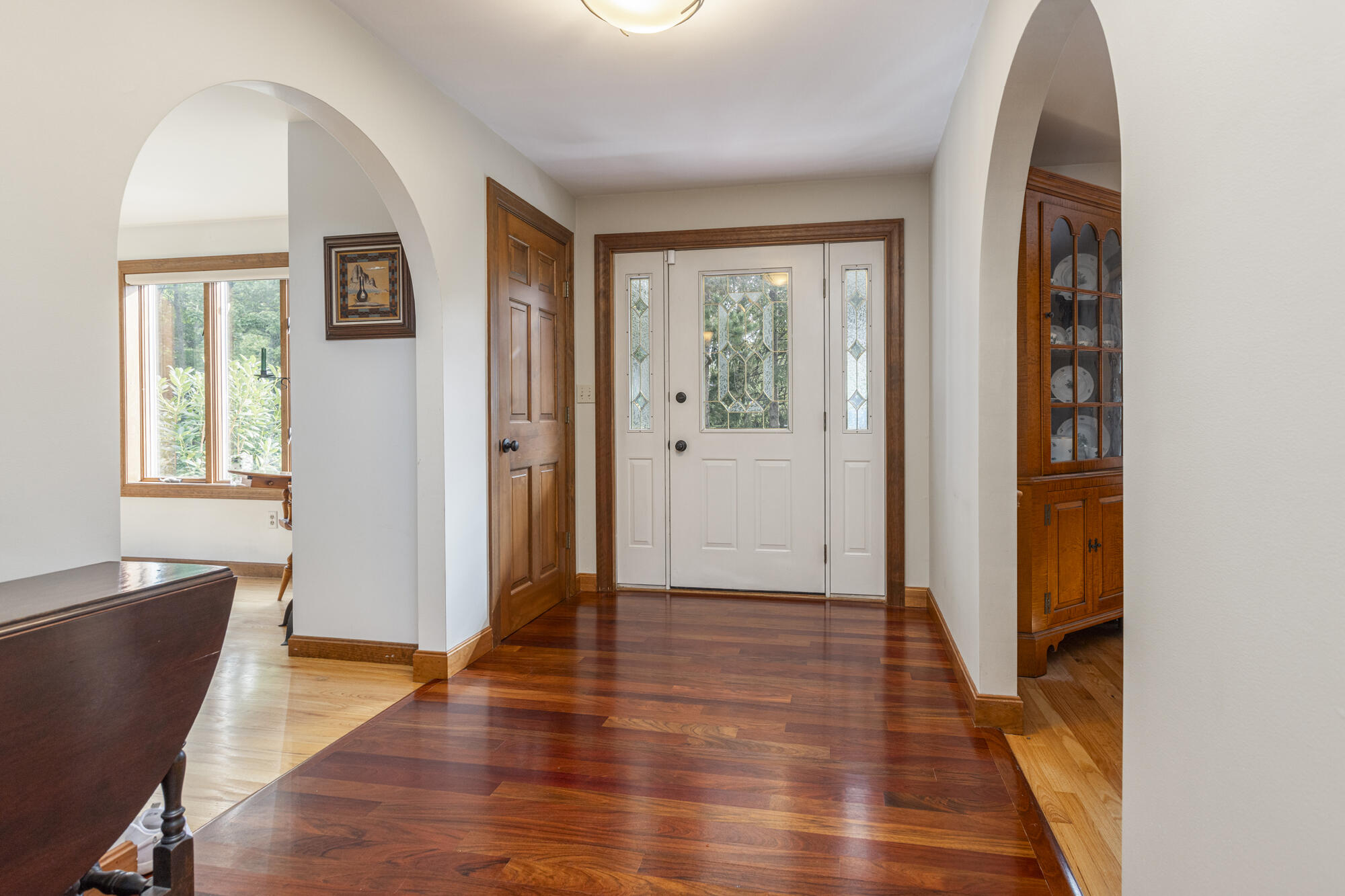 83 Hunts Point Road Cape Elizabeth, ME 04107 - Photo 3 of 39 Front Entry