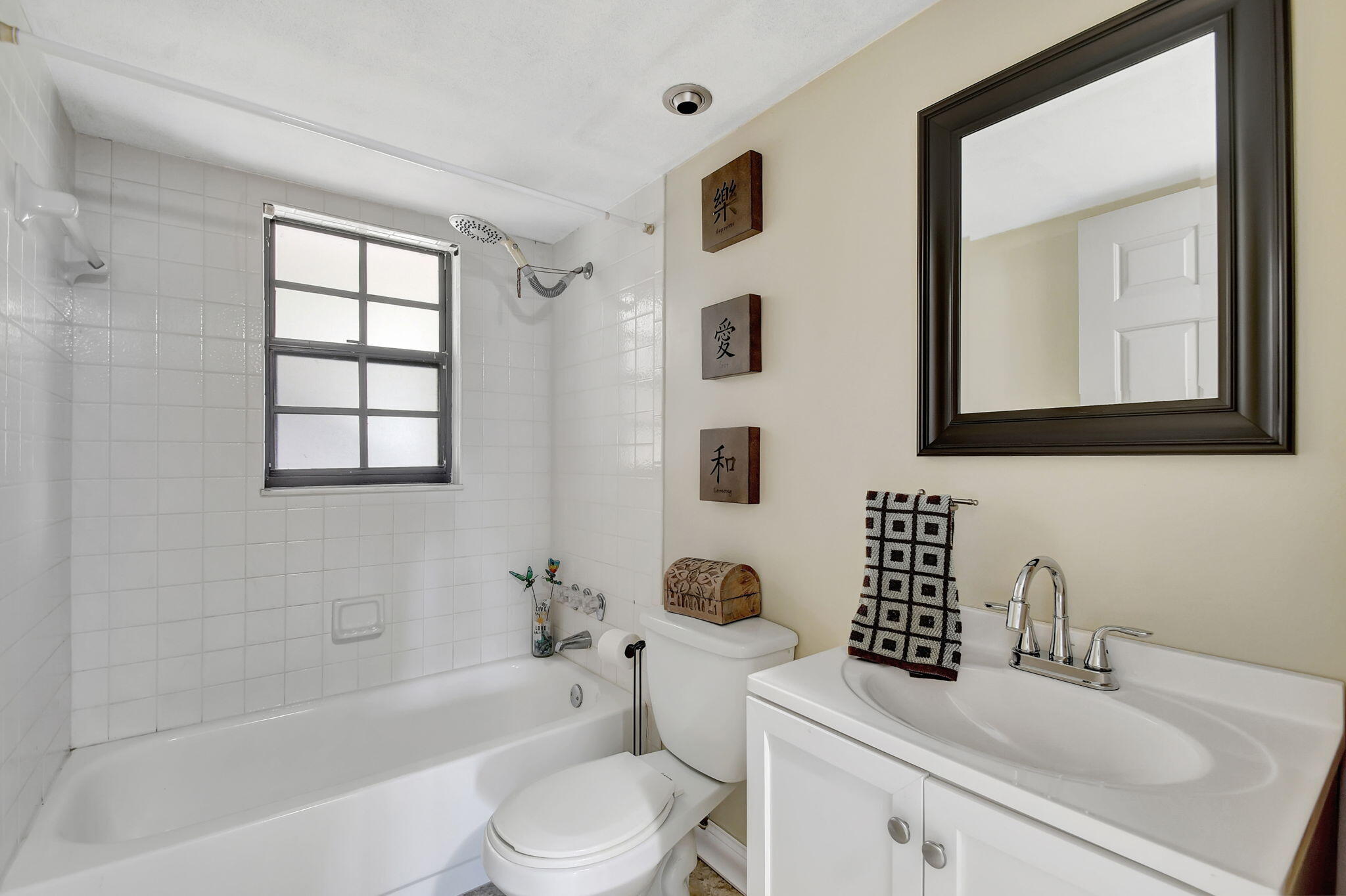 4489 Oak Terrace Drive Greenacres, FL 33463 - Photo 21 of 33 Second bath