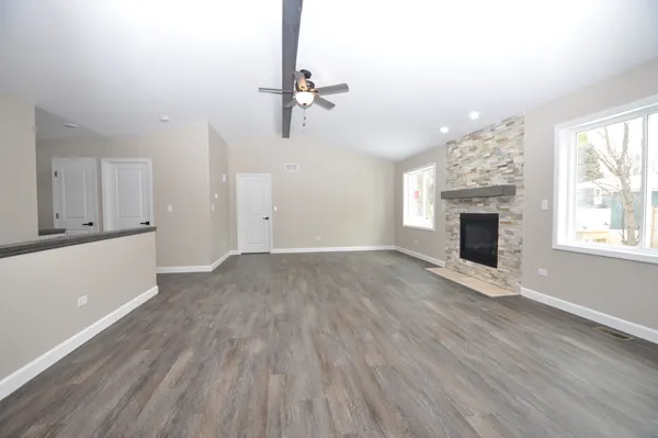 $449,900 | 316 Buena Terrace, Antioch, IL 60002