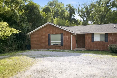 $495,000 | 425 Ezell Pike, Nashville, TN 37217